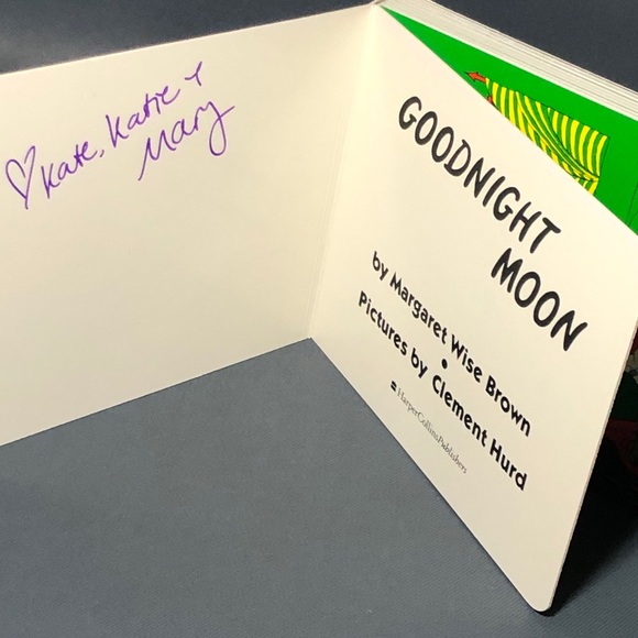 Goodnight Moon Children’s Book Picture Reading - Picture 8 of 10